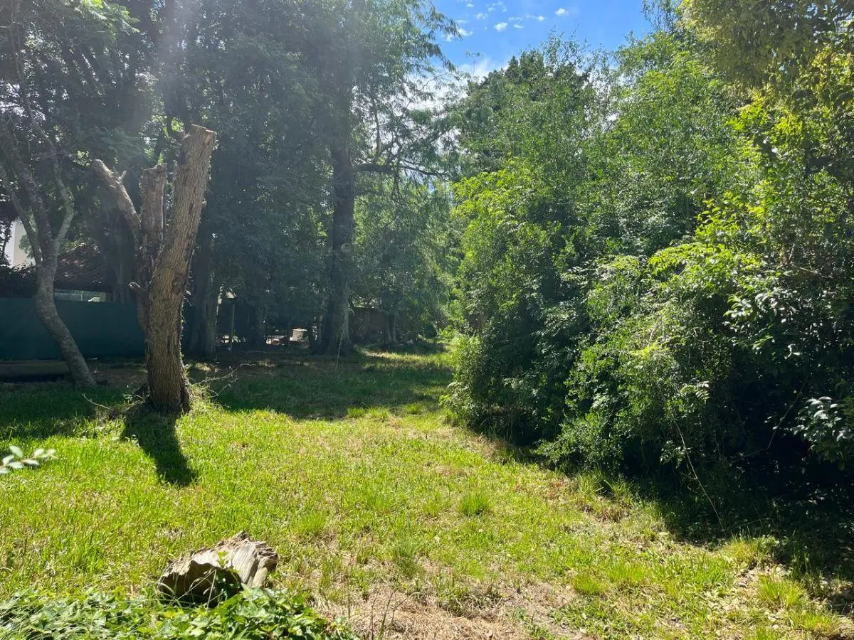 Lote de 939 metros en Parque Leloir 5