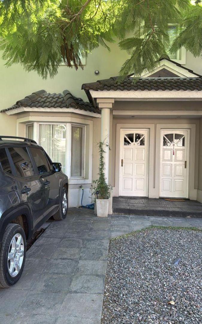 Duplex en Maria Del Parque