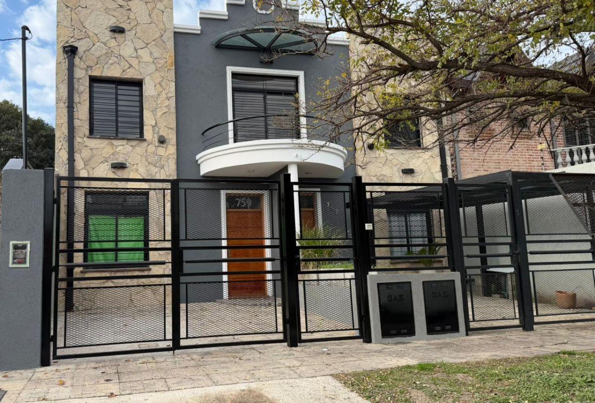 Excelente duplex 4 ambientes en Ituzaingo