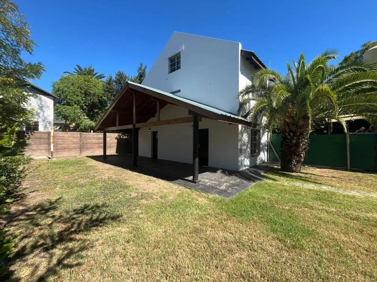 Casa en Villa Udaondo en Excelente Estado Apta Credito! 2