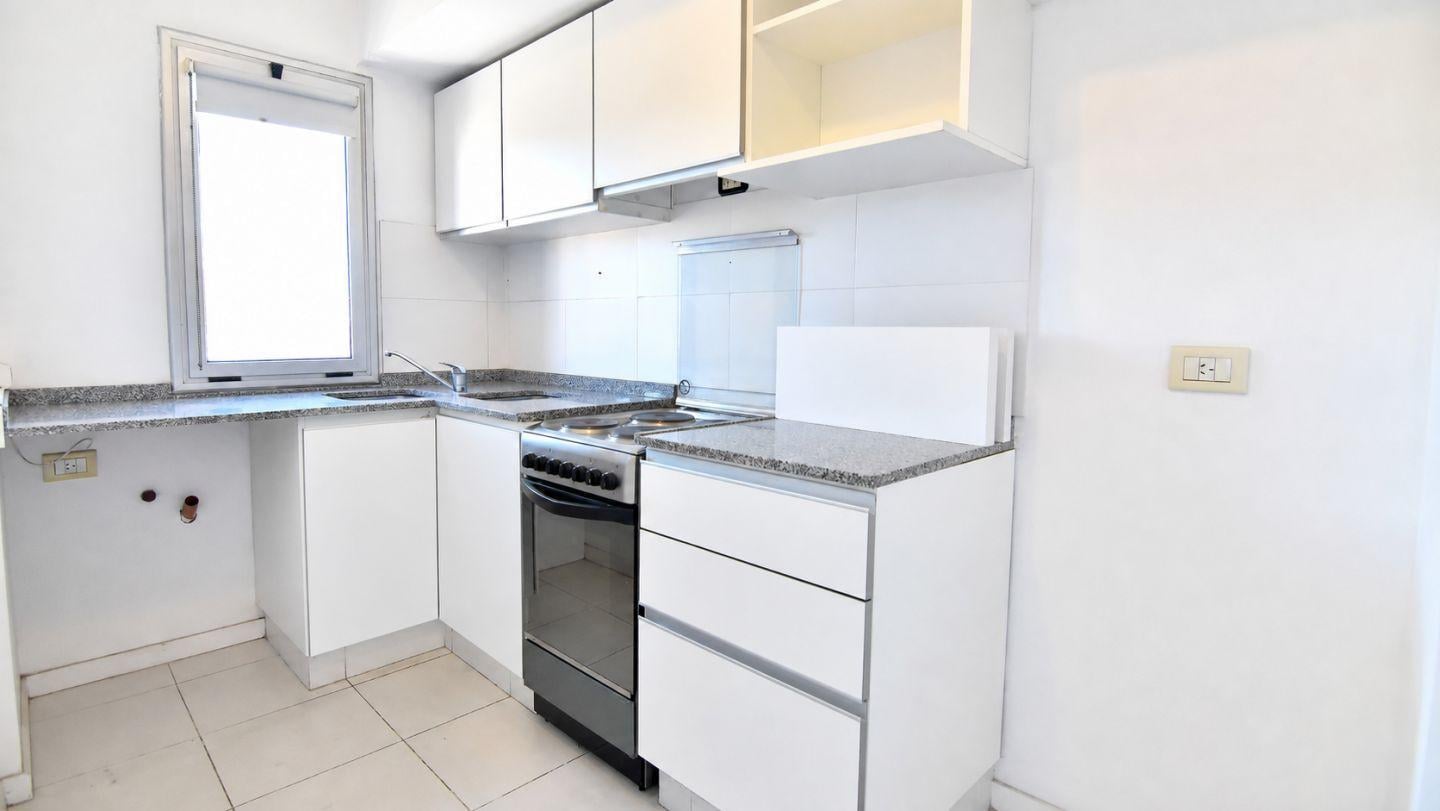 Foto de VENTA DEPARTAMENTO 3 AMB. CASTELAR COCHERA TERRAZA PRIVADA, imagen 5