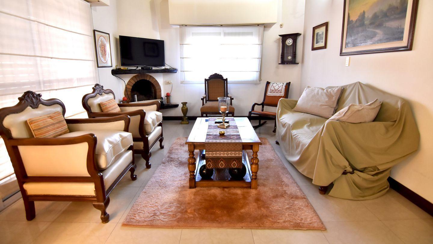 Foto de Venta ituzaingo casa 4 ambientes parque pileta suite, imagen 2
