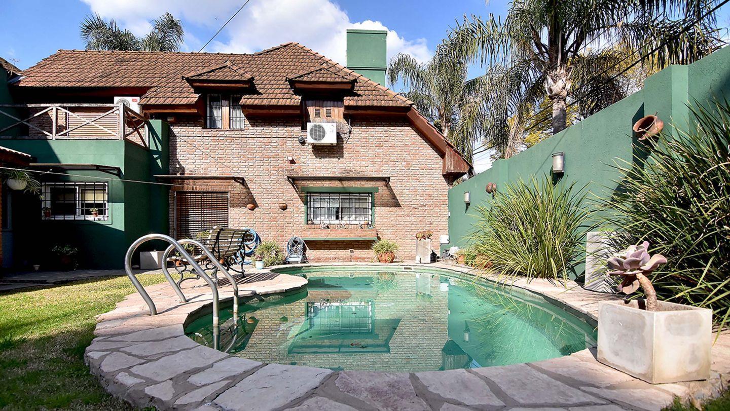 Foto de Venta ituzaingo casa 4 ambientes parque pileta suite, imagen 1