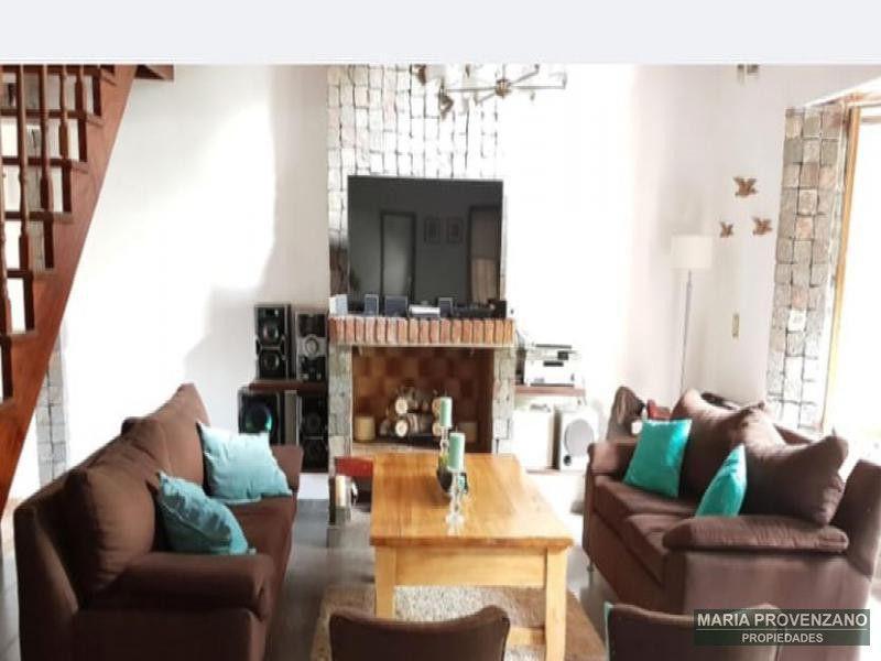 Foto de Venta casa de 4 ambientes en Villa Udaondo, imagen 2