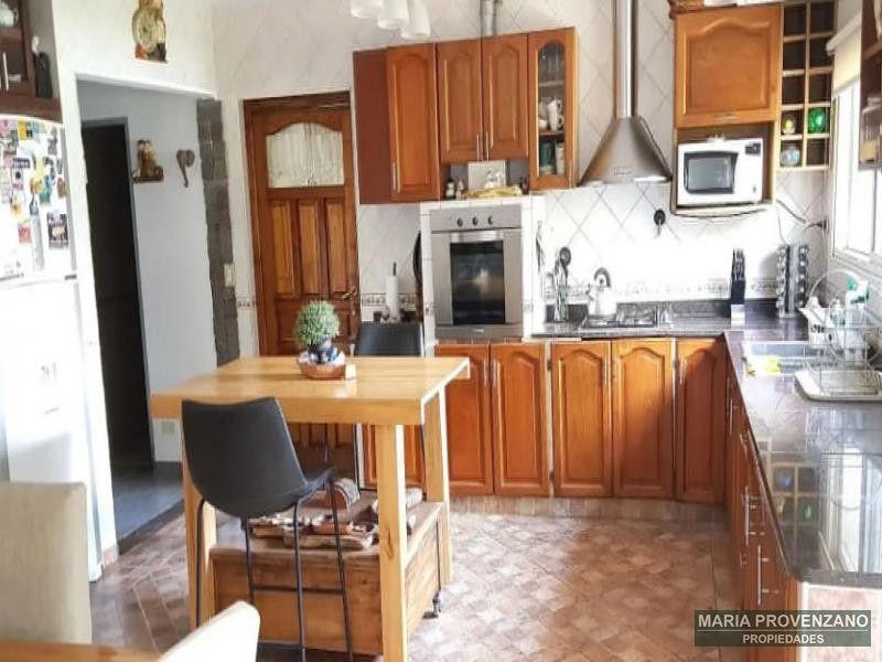 Foto de Venta casa de 4 ambientes en Villa Udaondo, imagen 1