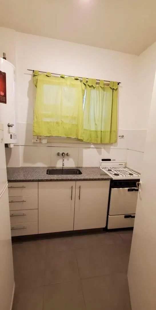 Alq 24 m. 1 amb interno.  Santa Fe - Moreno 3
