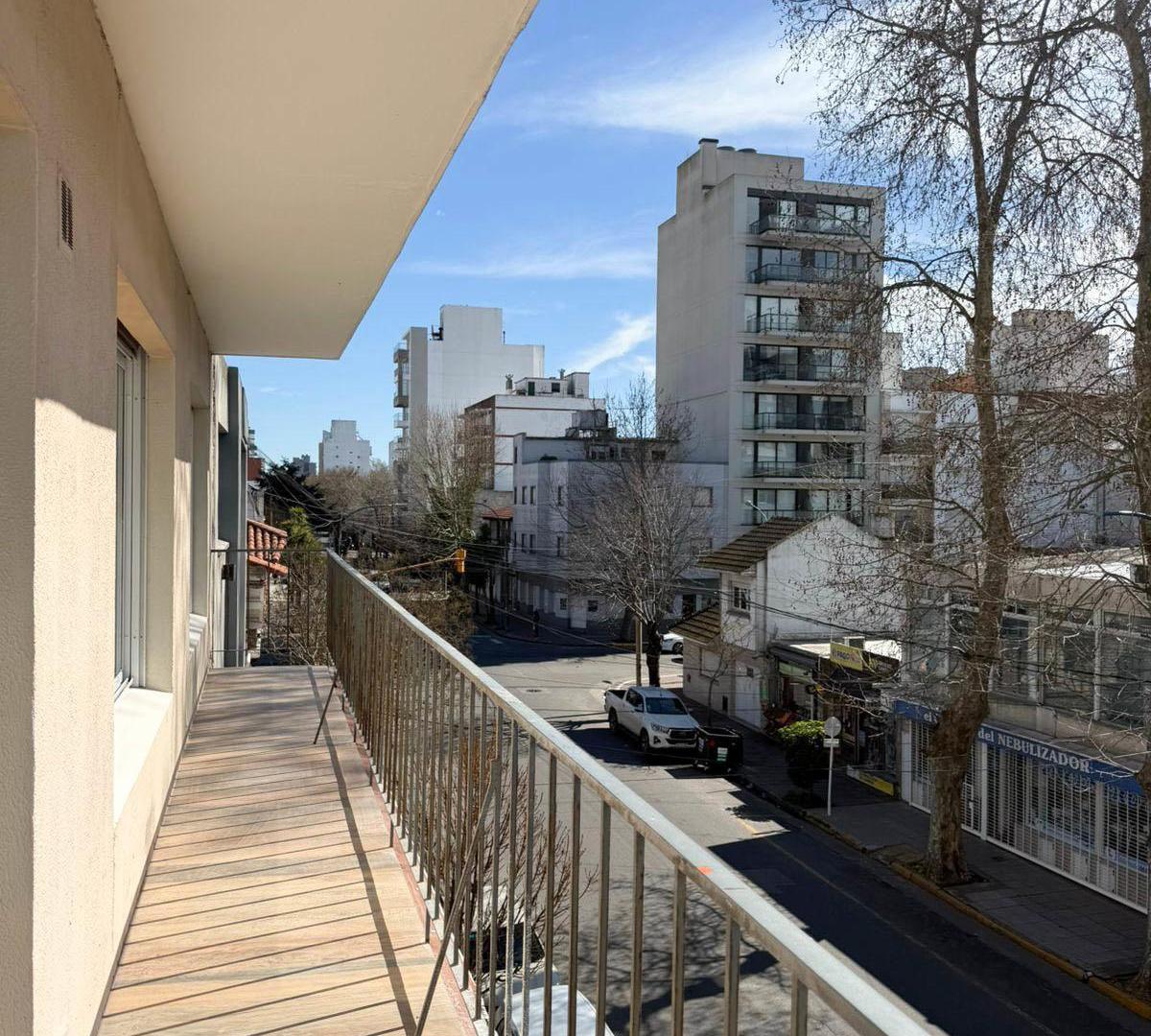 Foto de 4 amb calle c/ balcon y esp/ cochera. Alberti- San Luis, imagen 3