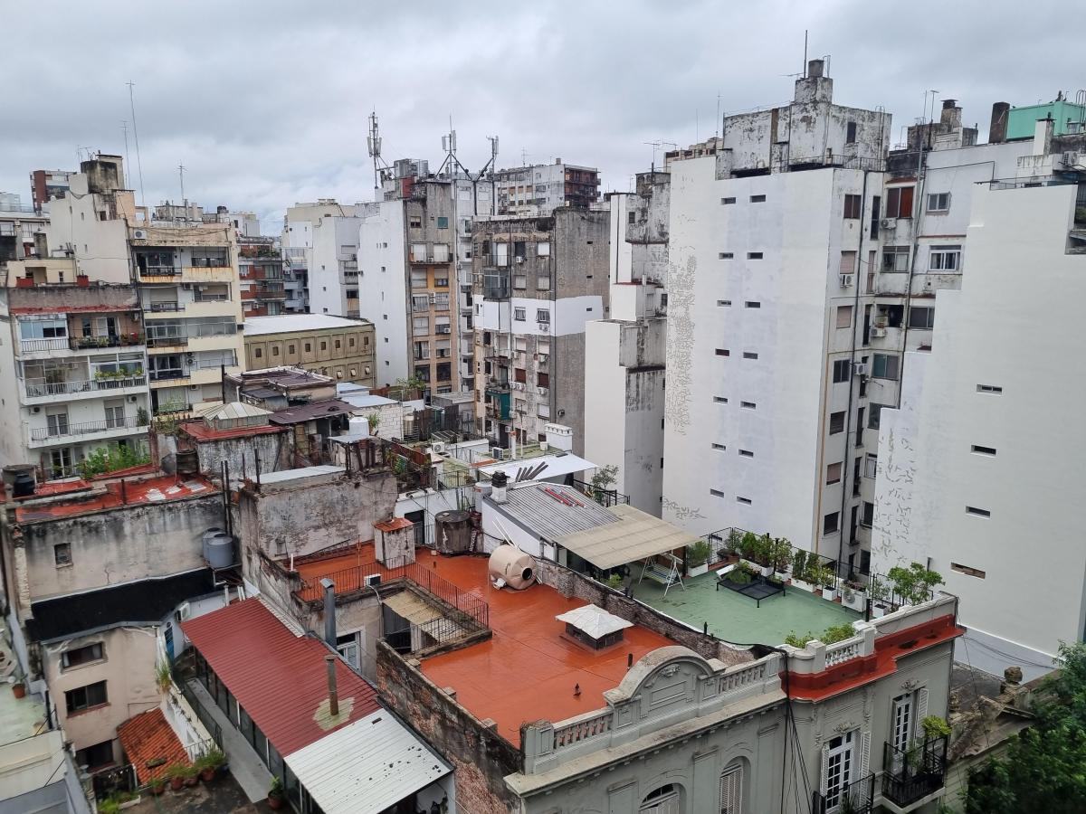 Piso Noveno con Balcon Terraza. Guemes y Aguero 5