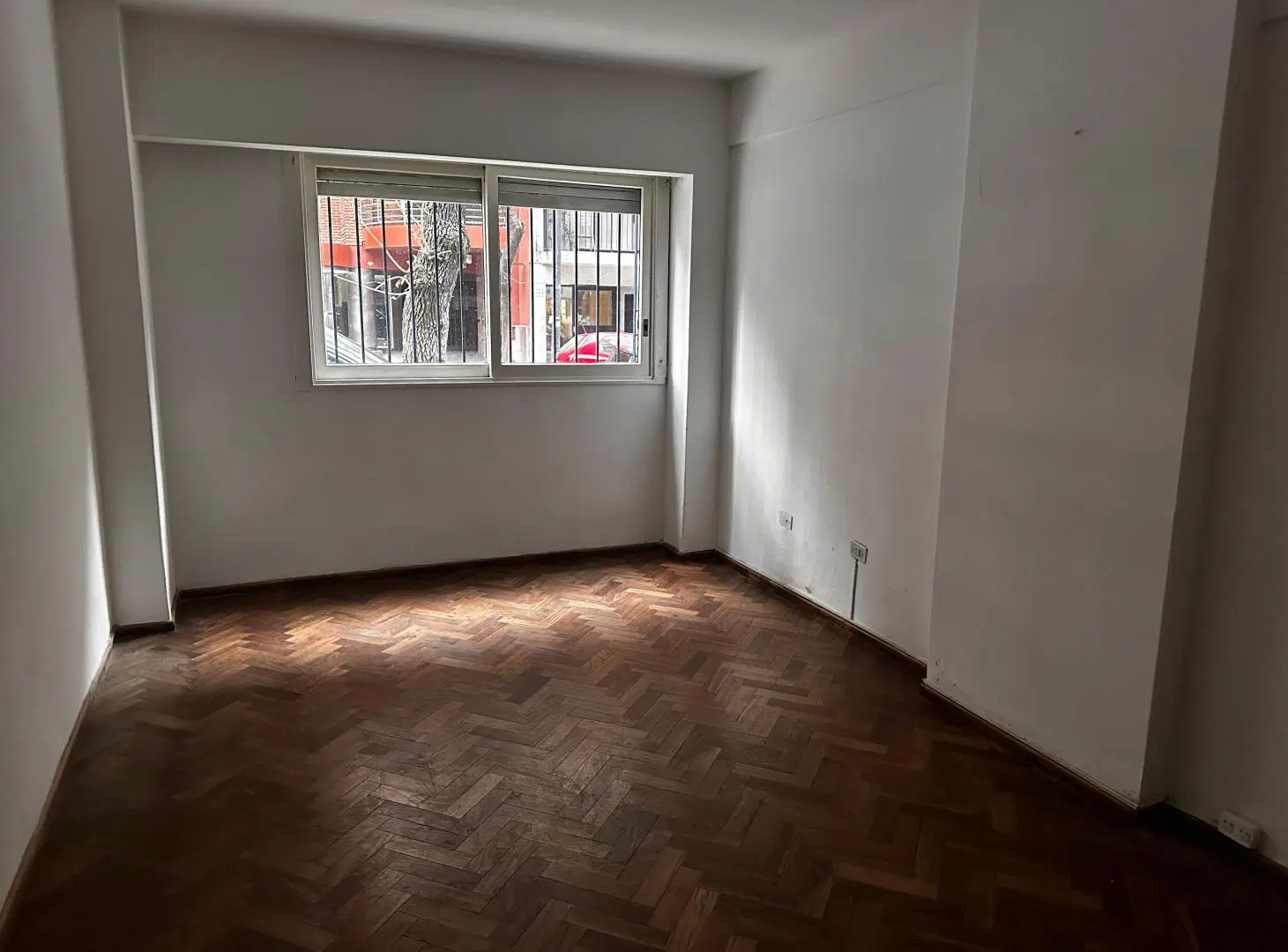 DEPARTAMENTO TRES AMBIENTES EN PLANA BAJA EN PALERMO 3