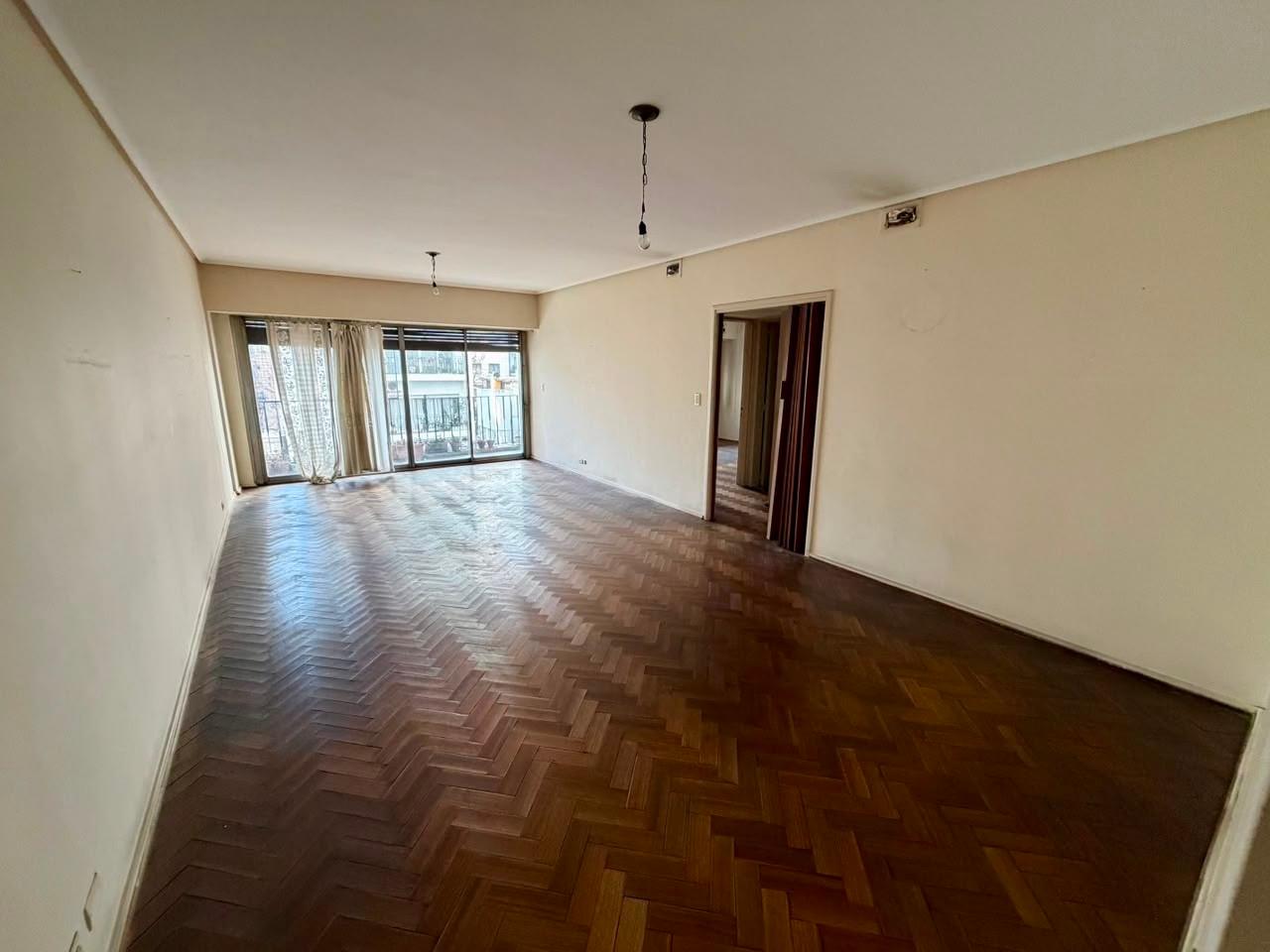 Foto de 4 AMBIENTES EN VENTA AMPLIO Y LUMINOSO CON COCHERA EN RECOLETA, imagen 1