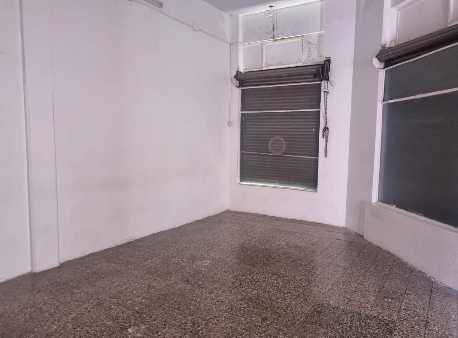 Foto de LOCAL ESQUINA EN ALQUILER EN DEVOTO, imagen 4