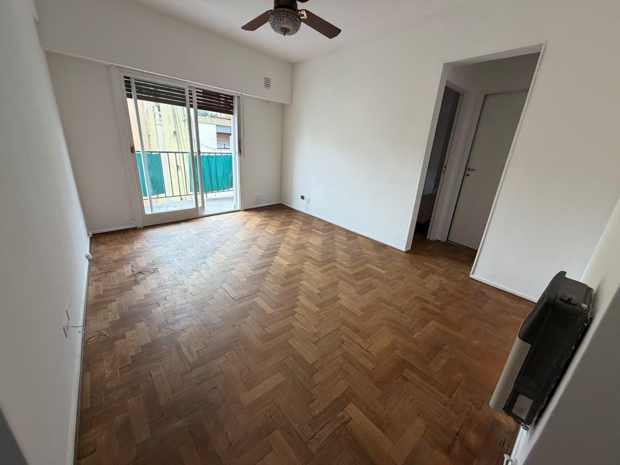 Foto de VENTA 2 AMBIENTES AL FRENTE CON BALCON EN BARRIO NORTE, imagen 5