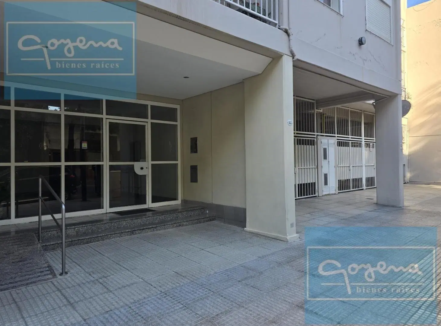 VENTA DEPARTAMENTO CUATRO AMBIENTES- COCHERA MOVIBLE- APTO CREDITO- BALCON 2