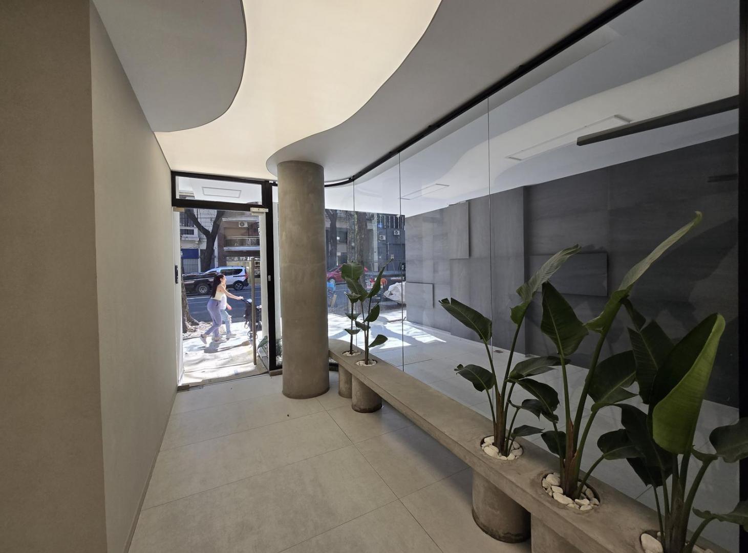 Foto de VENTA PISO CINCO AMBIENTES MAS DEPENDENCIA CON COCHERA- CABALLITO- PISO, imagen 2