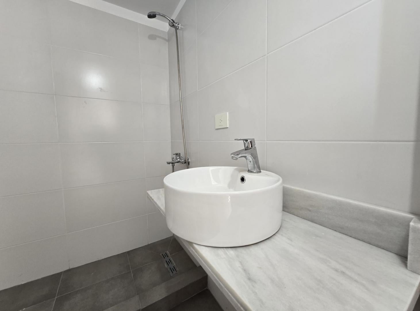 Foto de VENTA DOS AMBIENTES- FLORES- COCHERA CUBIERTA - FULL AMENITIES -, imagen 2
