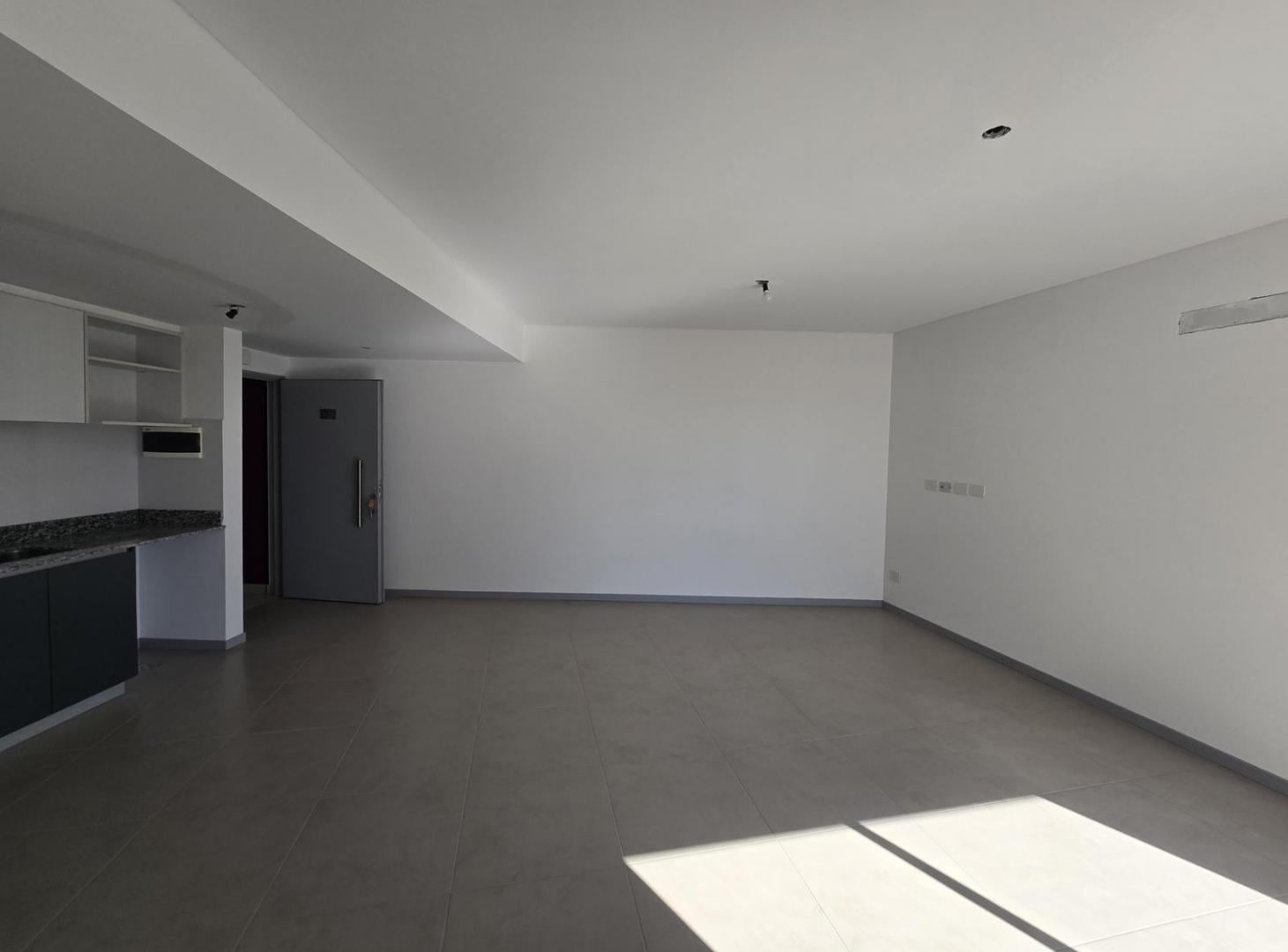 Foto de VENTA DOS AMBIENTES- FLORES- COCHERA CUBIERTA - FULL AMENITIES -, imagen 3