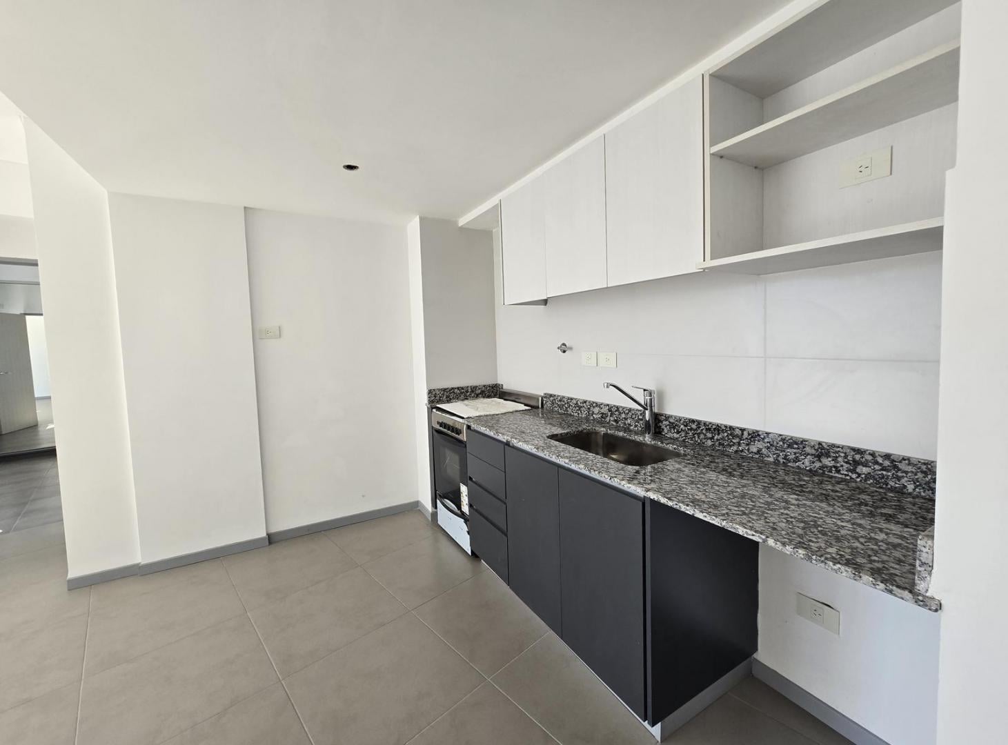 Foto de VENTA DOS AMBIENTES- FLORES- COCHERA CUBIERTA - FULL AMENITIES -, imagen 5