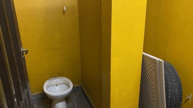 Foto de Galpón con local comercial, imagen 3