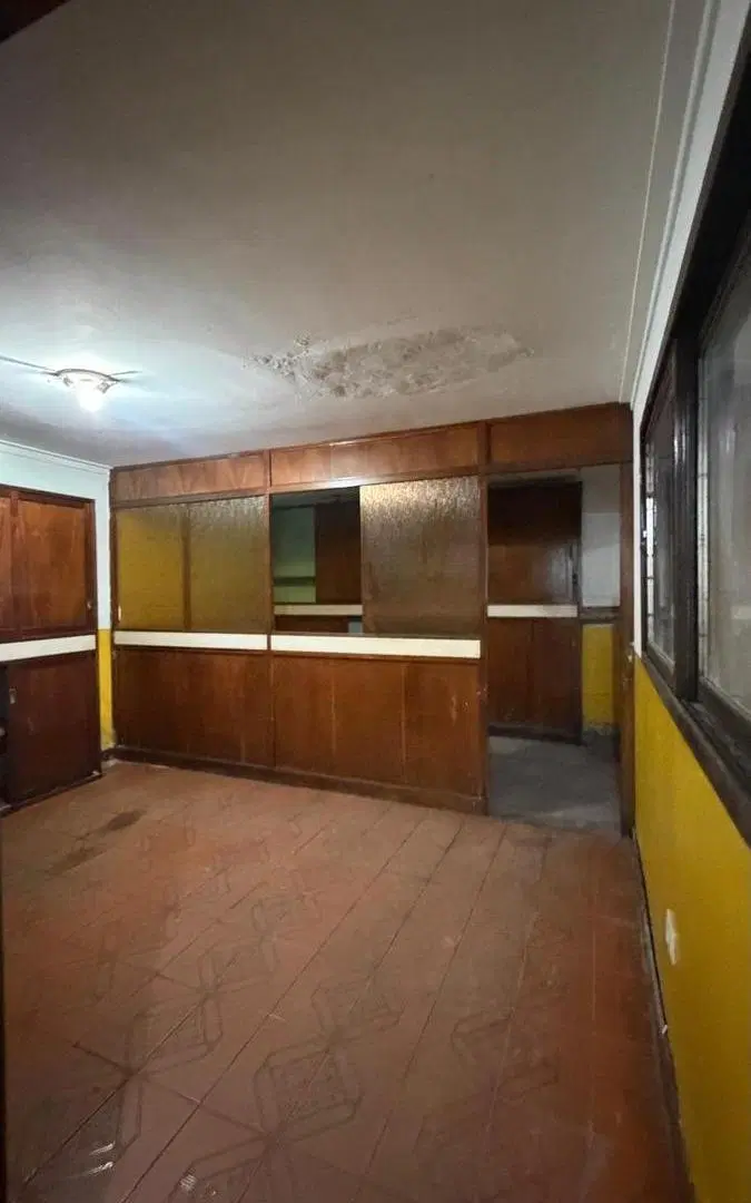 Galpón con local comercial / oficina con ingreso independiente 5
