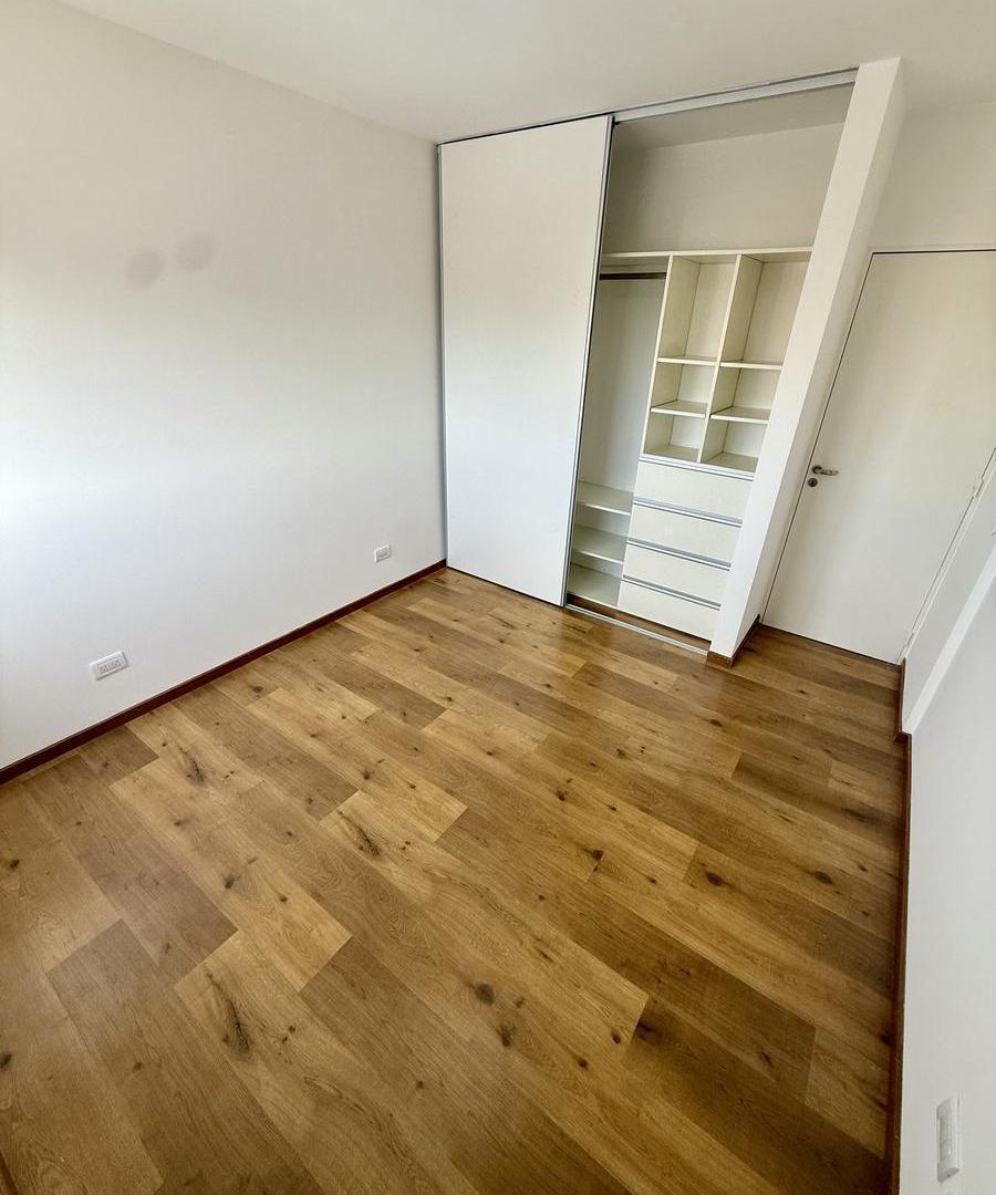 Foto de Departamento de 2 Dormitorios con Cochera en Alquiler, imagen 1