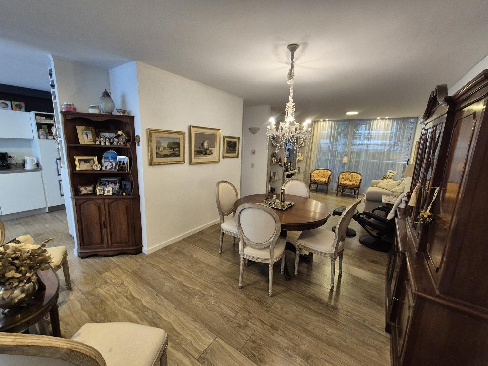 Foto de Amplio Piso Exclusivo de 1 Dormitorio en Barrio Martin, imagen 2