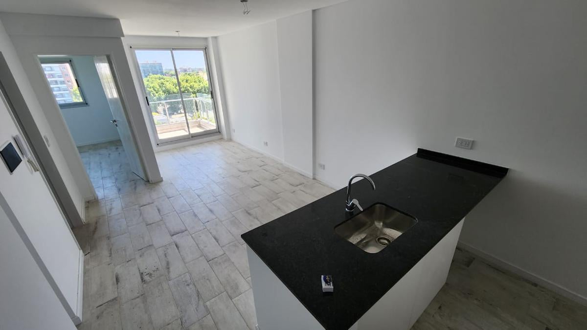 Foto de Departamento de 1 Dormitorio con Cochera - Echesortu, imagen 1