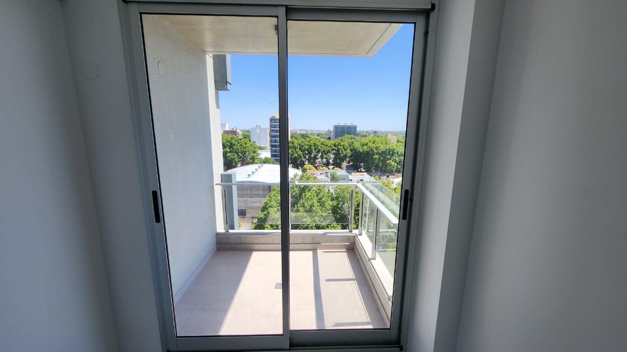 Foto de Departamento de 1 Dormitorio con Cochera - Echesortu, imagen 3