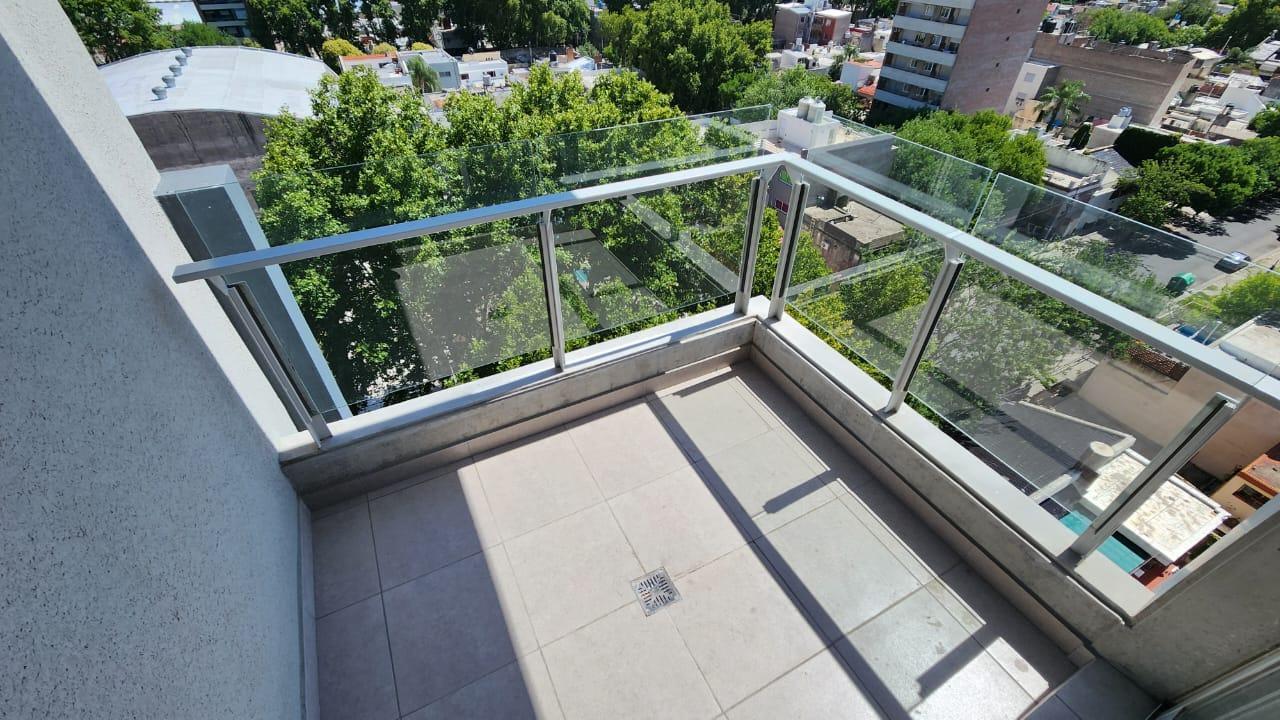 Foto de Departamento de 1 Dormitorio con Cochera - Echesortu, imagen 2