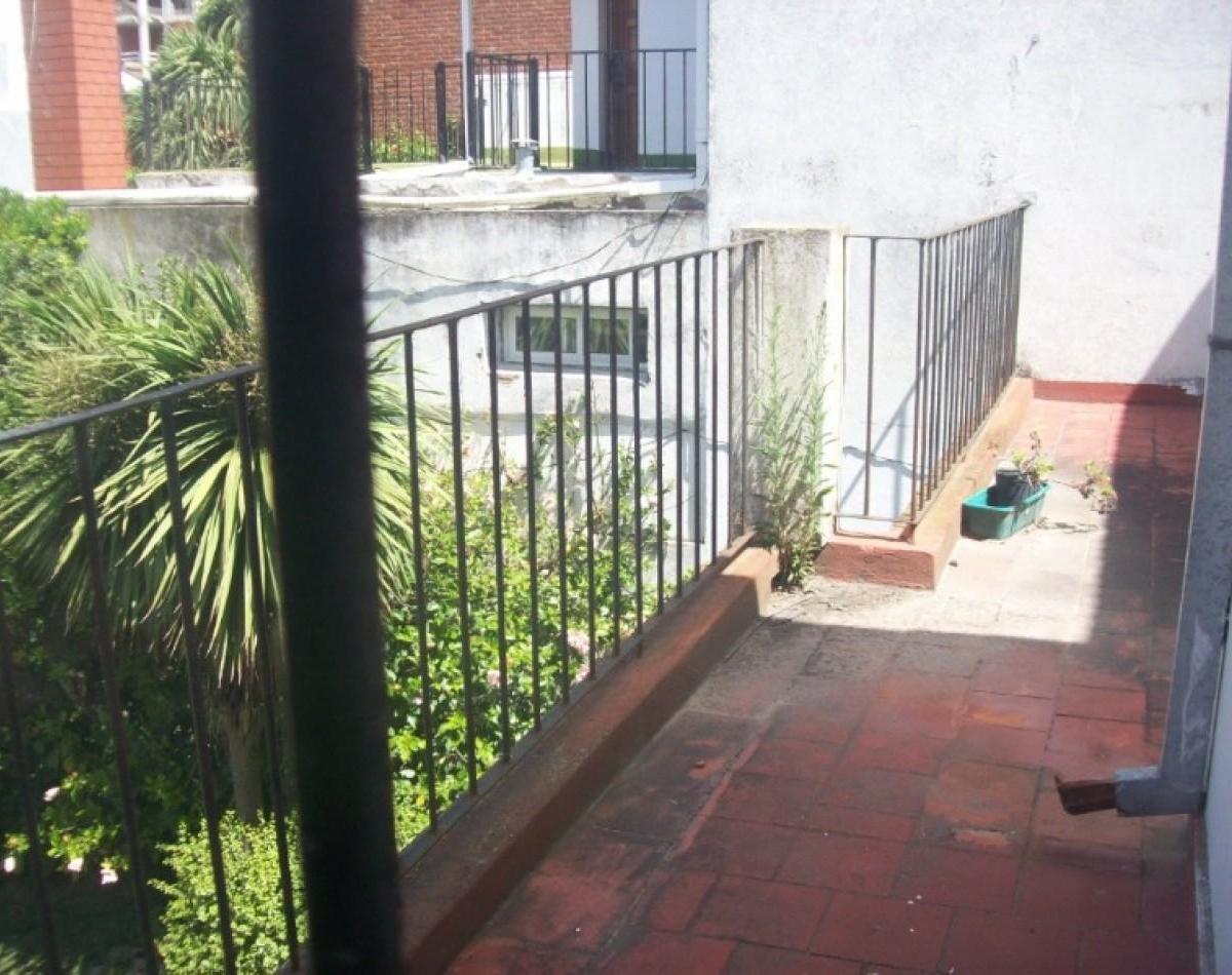 Chalet de 4 Ambientes en 2 Plantas 2