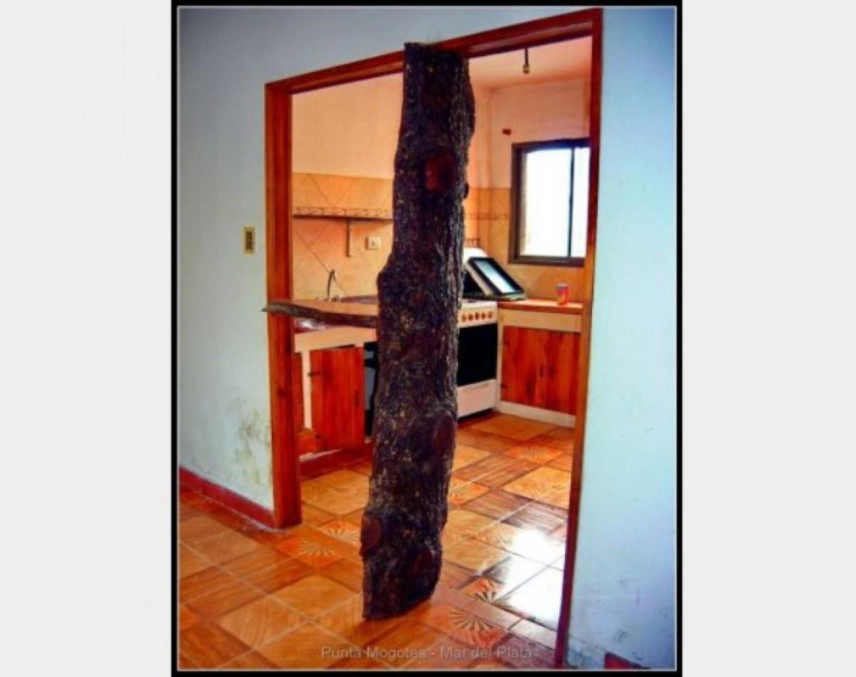 Chalet de 8 Ambientes con Garaje, Parque y Quincho 1