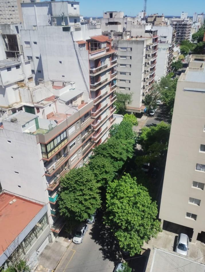 Impecable Piso de 240 m con Vista Panoramica. Independencia y San Martin. Permuta 1