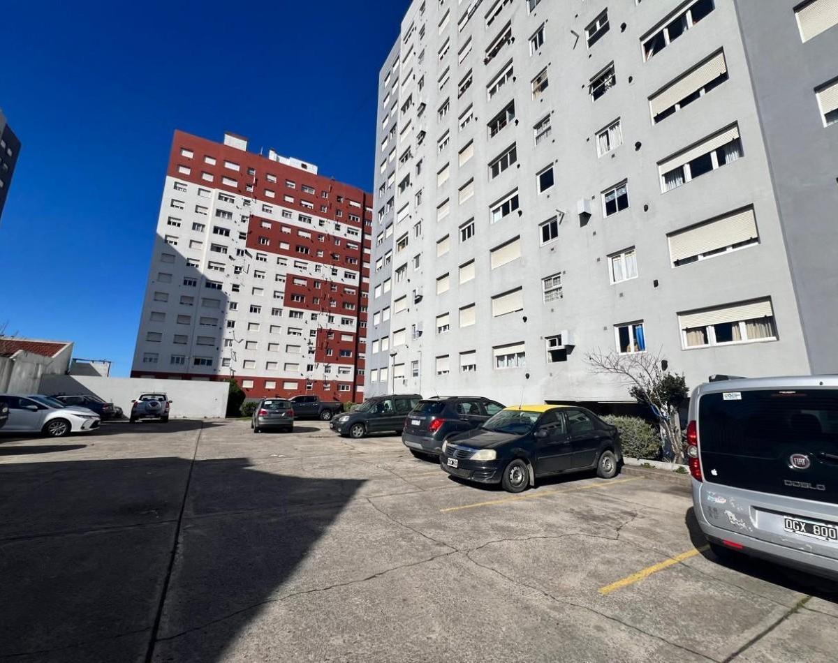 Departamento de 4 Ambientes con Cochera 4