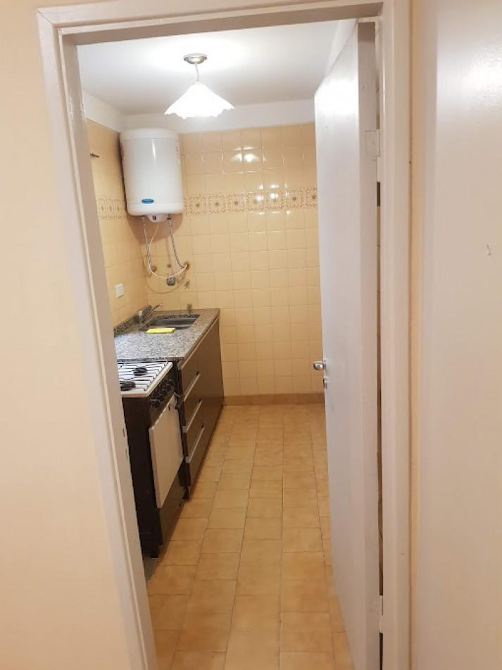 Foto de 2 AMBIENTES CON VISTA LATERAL APTO CREDITO - LA PERLA, imagen 5