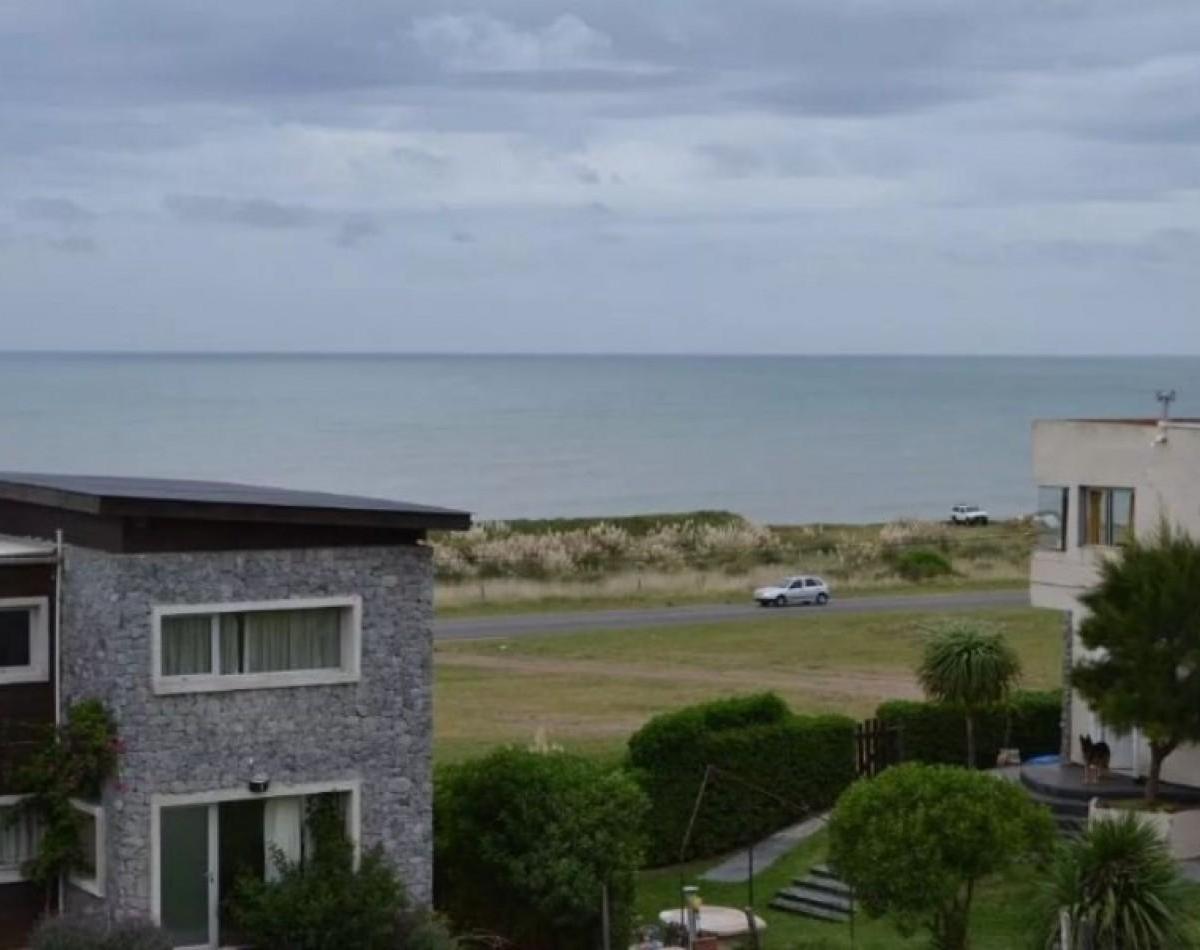 Casa en Primera Linea de Mar, Excelente Vista 1