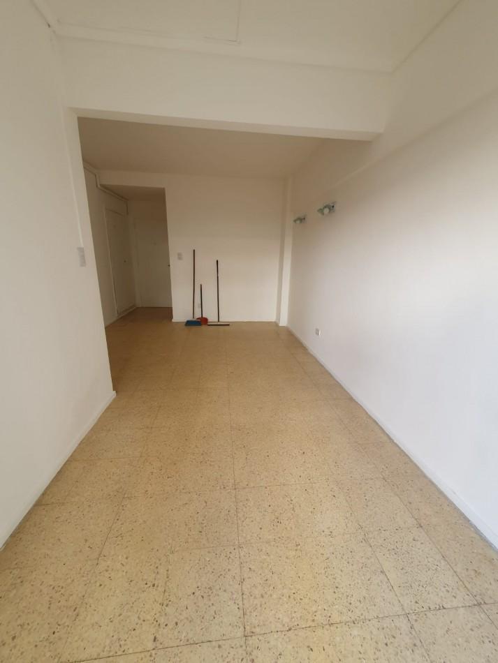 Foto de AMBIENTE A LA CALLE CON BALCON, imagen 5