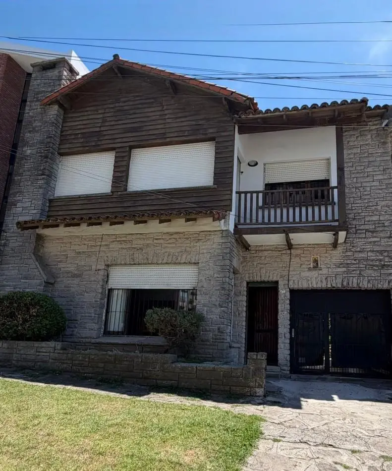 ALQUILER CASA DE 3 AMBIENTES CON VISTA AL MAR Y COCHERA  24 MESES 4
