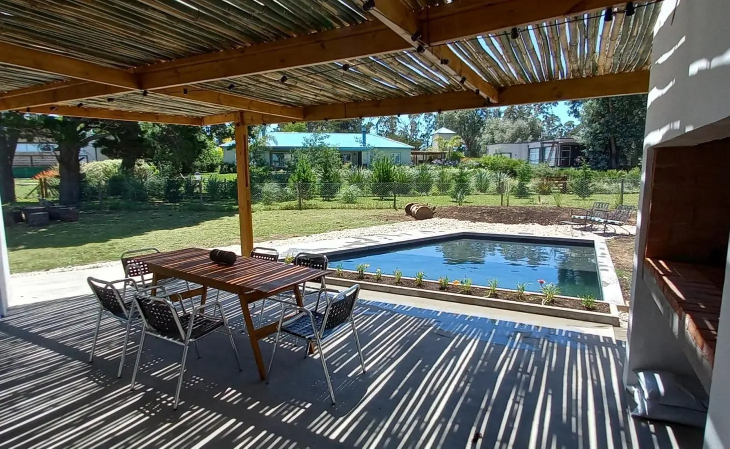 ALQUILER CASA 3 AMBIENTES CON DEPENDENCIA,  PILETA Y PARRILLA 24 MESES 3