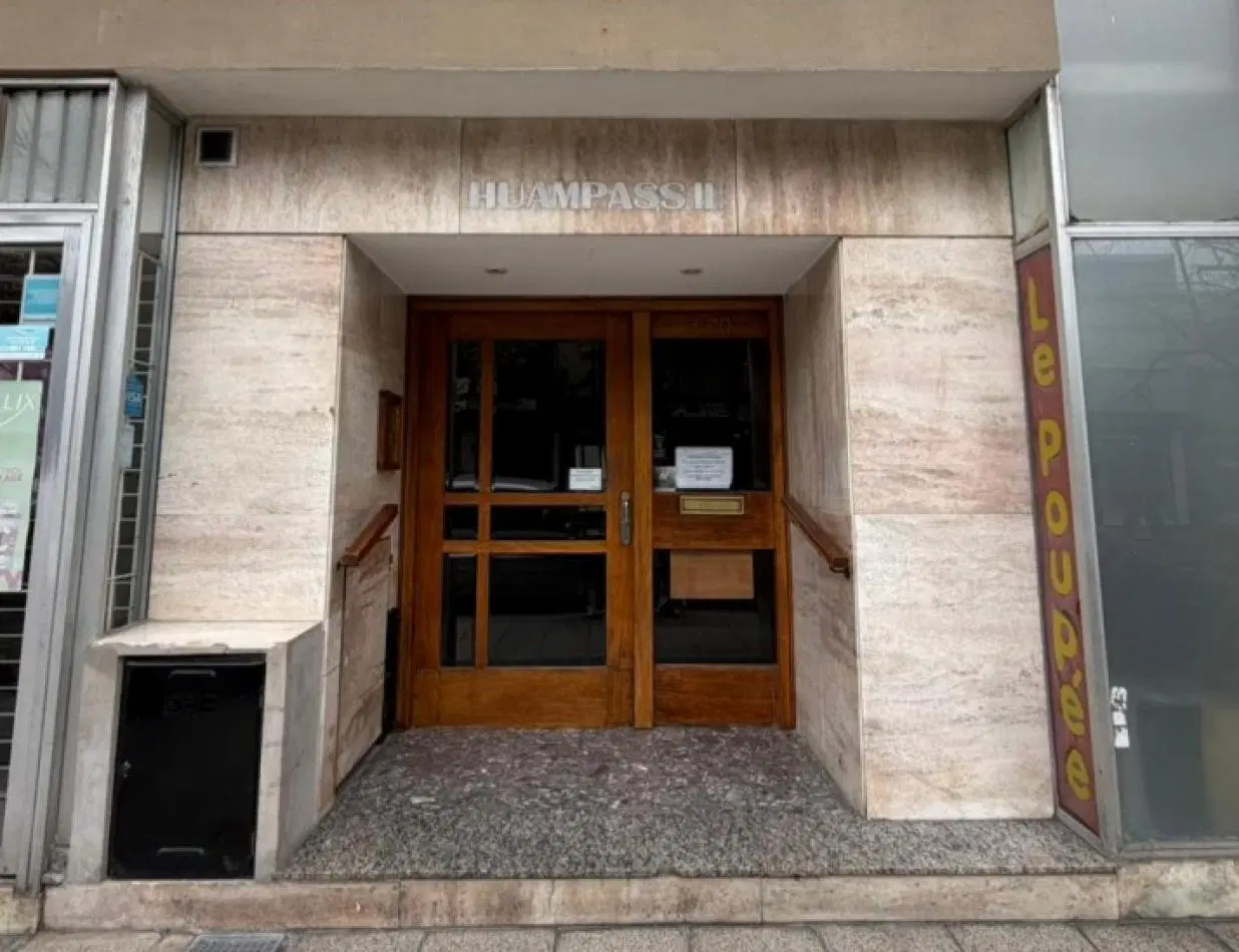 VENTA DEPARTAMENTO 3 AMBIENTES - RIVADAVIA Y JUJUY. 2