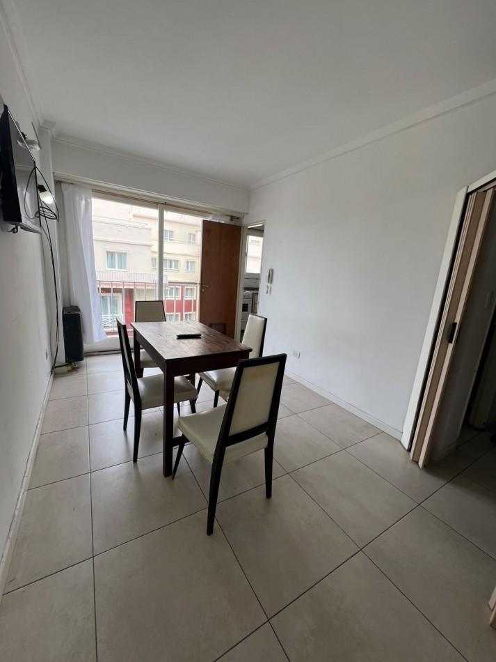 Foto de VENTA DEPARTAMENTO DE 1 AMBIENTE Y MEDIO CON BALCON A LA CALLE, imagen 2