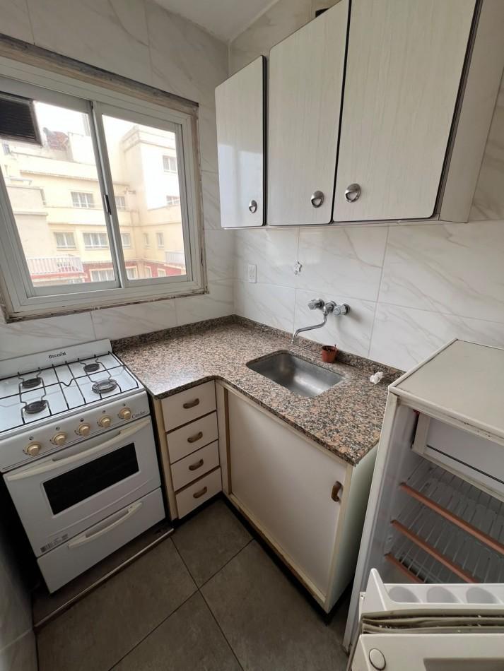 Foto de VENTA DEPARTAMENTO DE 1 AMBIENTE Y MEDIO CON BALCON A LA CALLE, imagen 5
