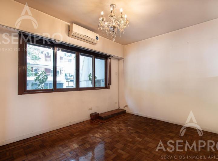 PH tipo casa con entrada independiente. 6 ambientes con 2 suites, escritorio/play, dependencia 4