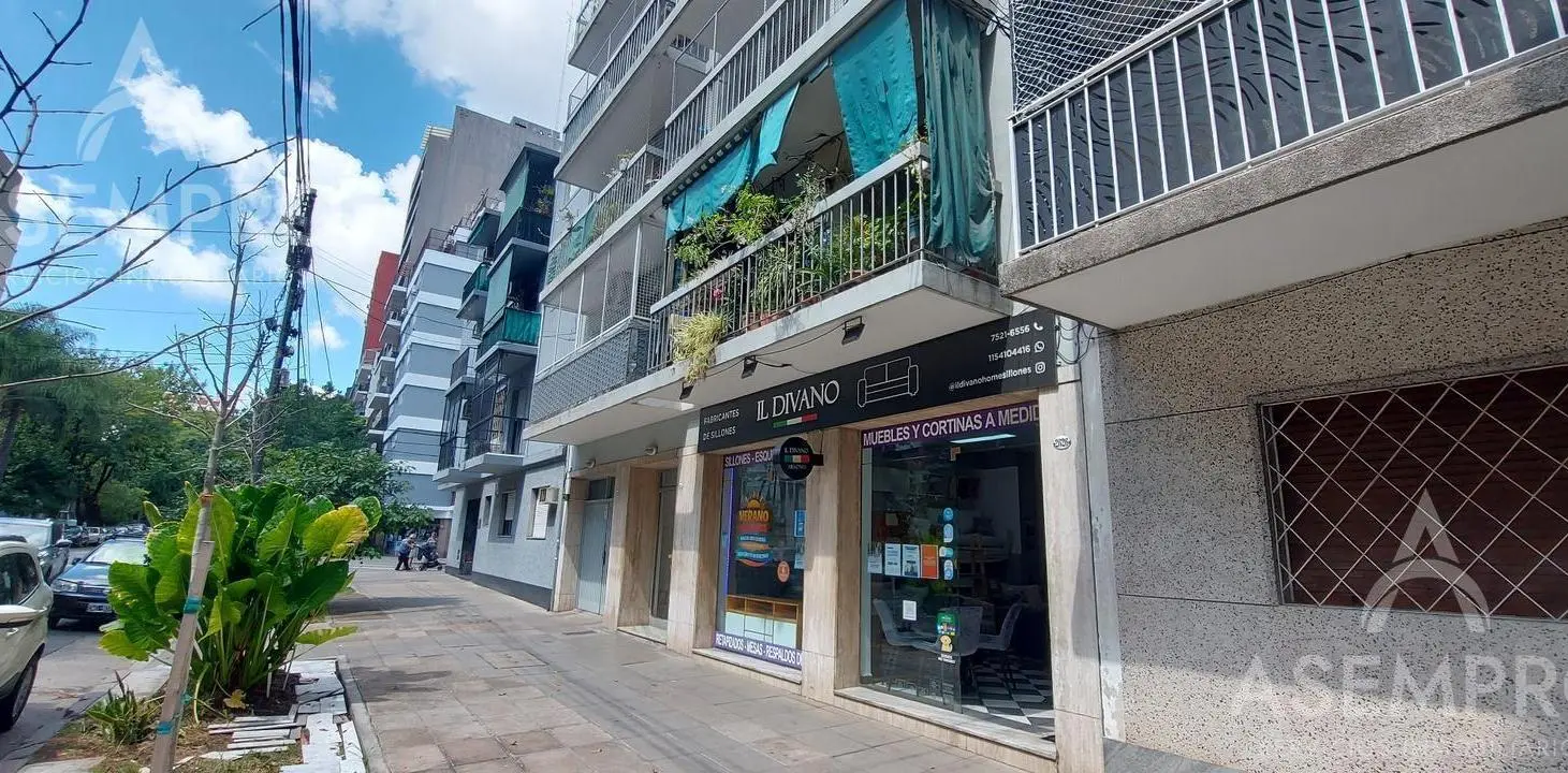 Departamento tres ambientes con balcón y cochera en venta en Villa Urquiza 3