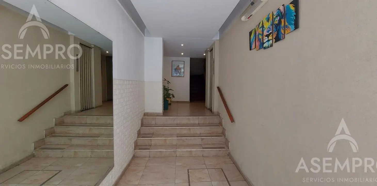 Departamento tres ambientes con balcón y cochera en venta en Villa Urquiza 4