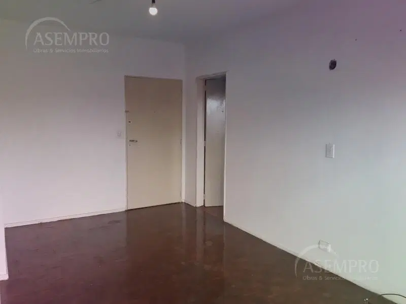 Departamento dos ambientes en alquiler en Balvanera con balcon 3
