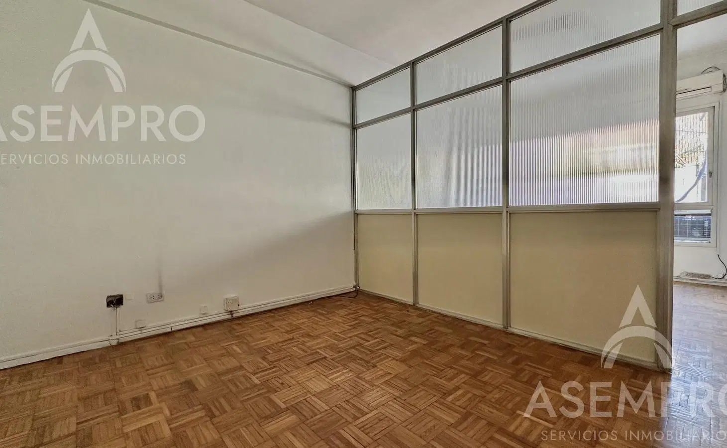 OFICINA PRIVADA EN FLORES 5