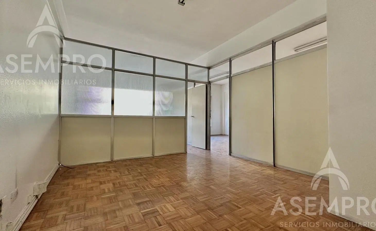 OFICINA PRIVADA EN FLORES 2