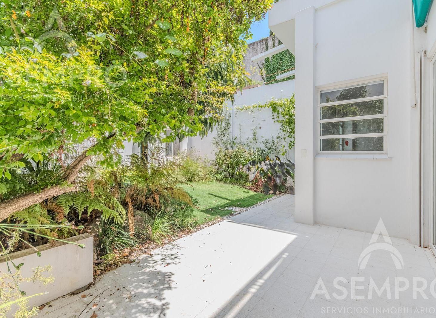 Venta Casa Reciclada- 5 ambientes- Jardín, terraza y pileta!