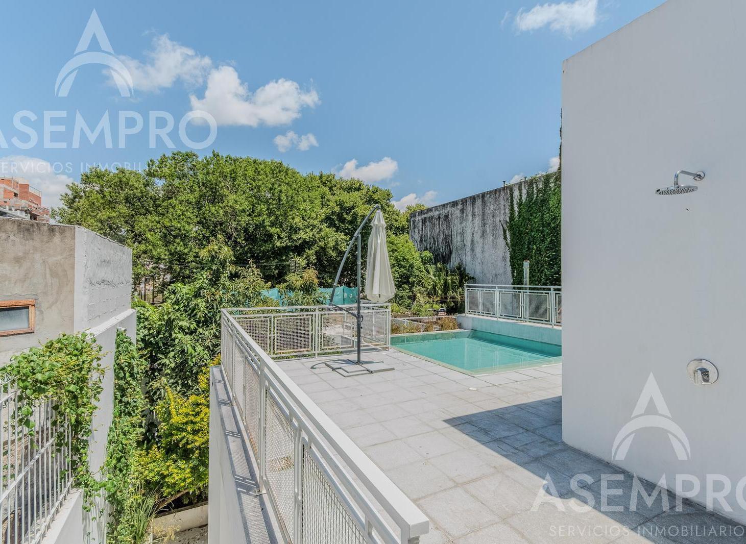 Venta Casa Reciclada- 5 ambientes- Jardín, terraza y pileta!