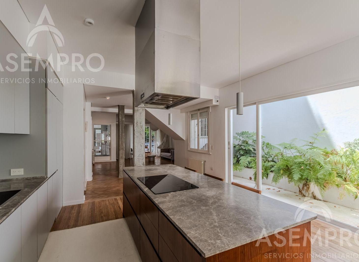 Venta Casa Reciclada- 5 ambientes- Jardín, terraza y pileta!