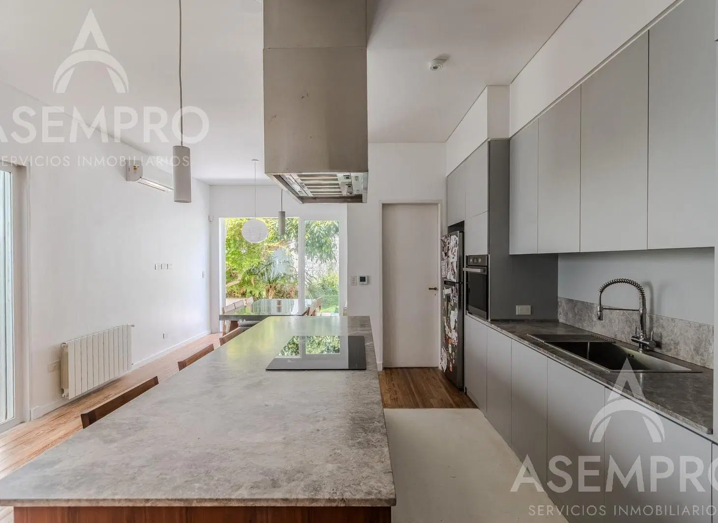 Venta Casa Reciclada- 5 ambientes- Jardín, terraza y pileta! 5
